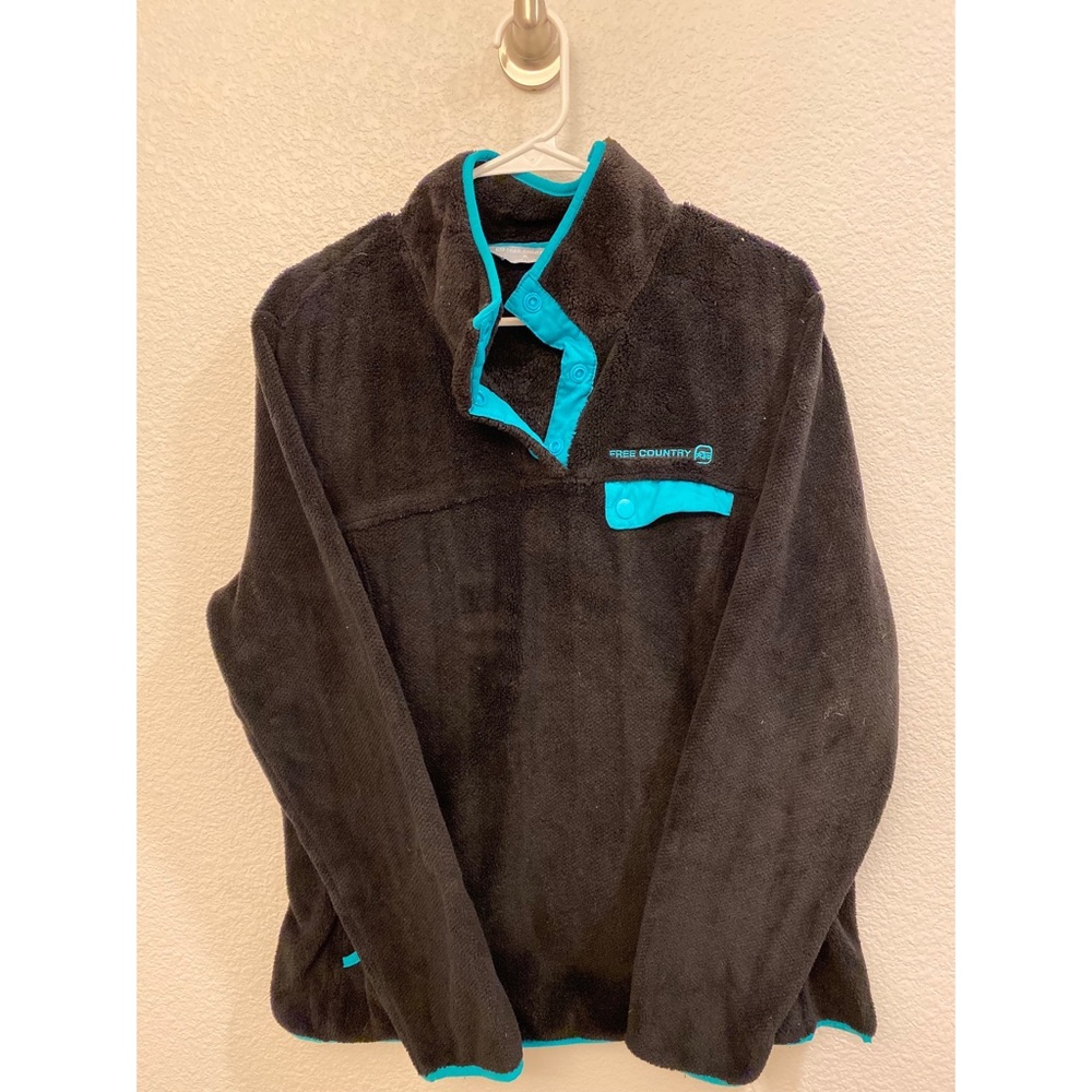 Black and Turquoise Free Country Pullover